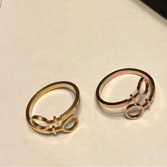 $10 each Lesbians females sigma ring in rose gold/ gold color adjustable - Picture 1 of 7